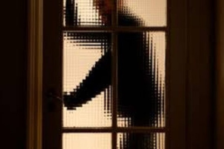 Azərbaycanda şəhid ailəsi vəzifəli şəxsin evinə basqın etdi - RƏSMİ 