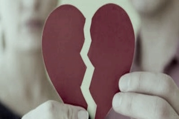 Məşhur aktrisa: “Doğuşda heç belə ağrı çəkməmişdim”