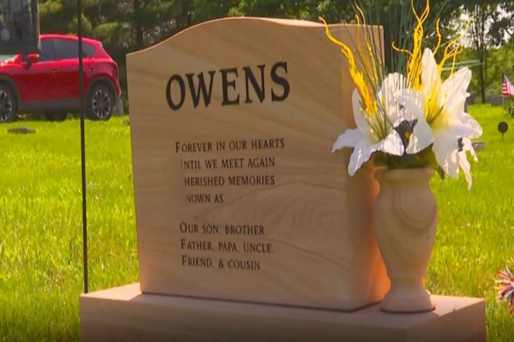 Övladlar atalarının baş daşına söyüş həkk etdilər