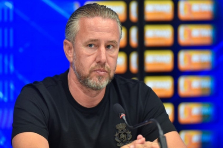 "Neftçi"nin baş məşqçisi ilə   bir milyona  yaxın pul qazanacaq