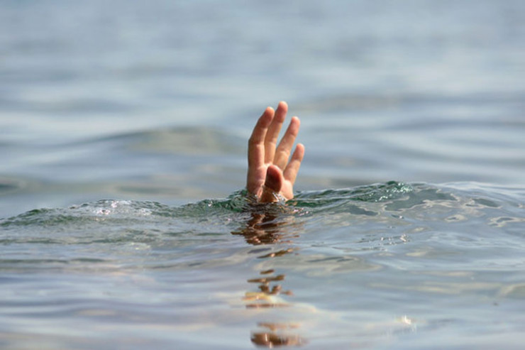 Gənc oğlan  dənizdə batdı  