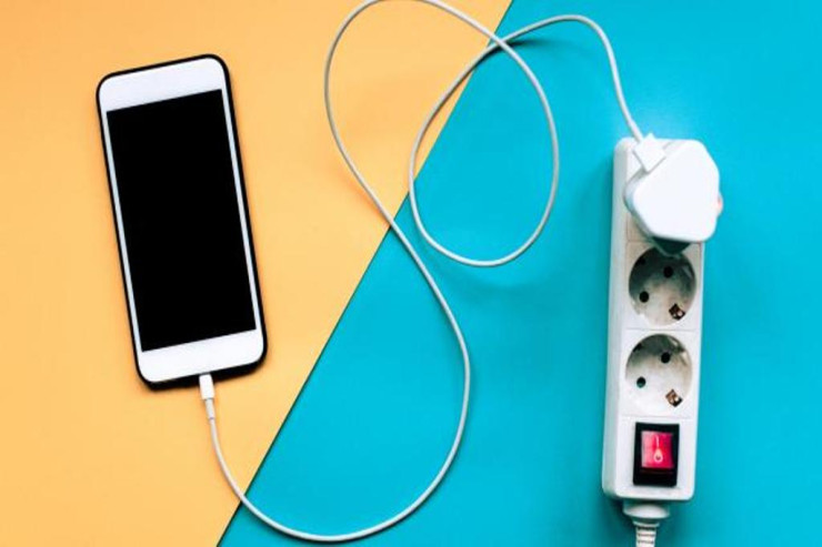 Telefonlarımızı necə şarj etməliyik? Bunlarda diqqətli olun  