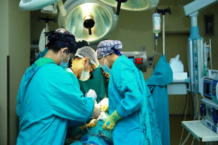 Əməkdar artist yenə əməliyyat olundu -  FOTO  