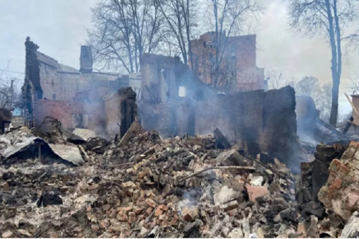 Ukraynanın bu şəhərində küçə döyüşləri:  Silahı atıb qaçırlar  