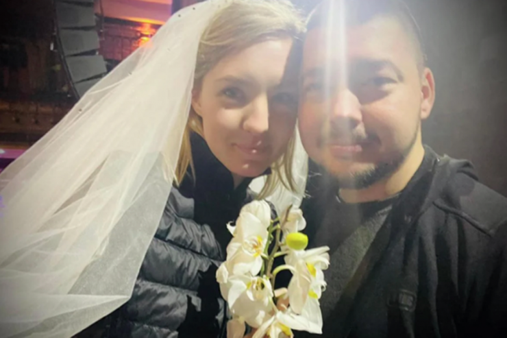 Bombalanan  Kiyevdə evləndilər:   Gül buketi əvəzinə... - FOTO 