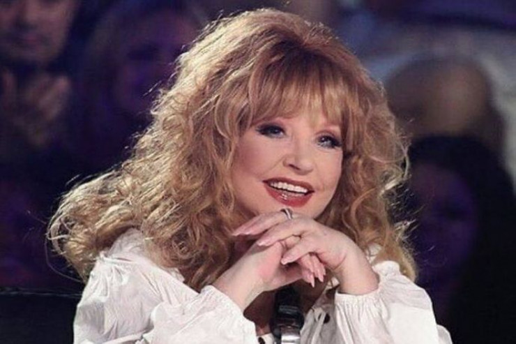 Alla Puqaçova ailəsi ilə Rusiyadan  GETDİ  