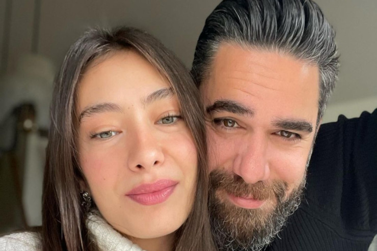 Məşhur cütlük  9 İL  sonra eyni kinoda