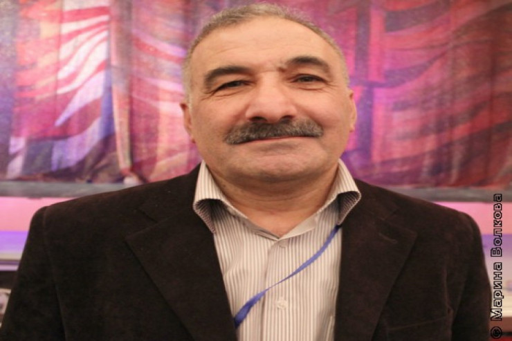 Ukraynaya “faşist”  deyən azərbaycanlı yazıçı KİMDİR? -  Xarrat, təmirçi və... 