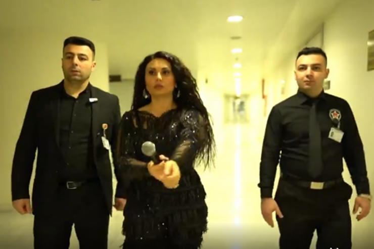 Şəbnəm Tovuzlu cangüdənlərlə gəldi -  VİDEO 