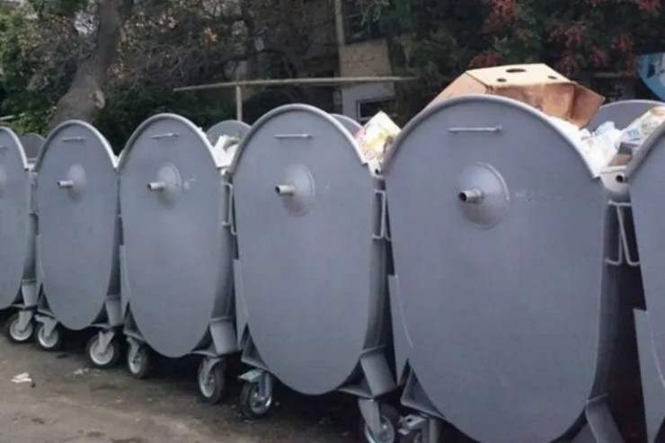 Bakının mərkəzində zibil qutusundan  "Kalaşnikov" tapıldı 