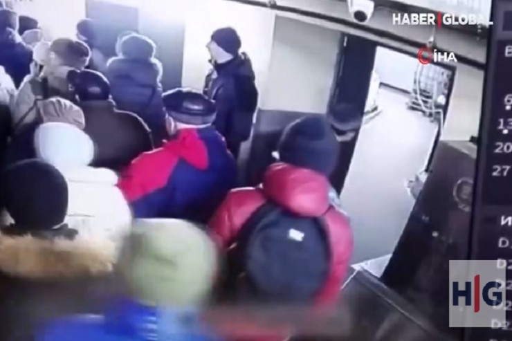 Rusiya hərbçiləri növbədə dayananlara ATƏŞ AÇDI -  VİDEO  