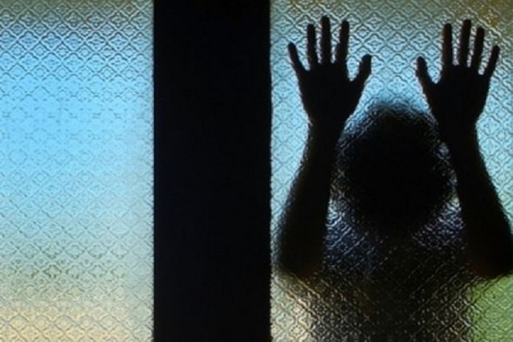 Azərbaycanda daha bir  DƏHŞƏT:   Qız zorakılığa məruz qaldı, anası intihar etdi