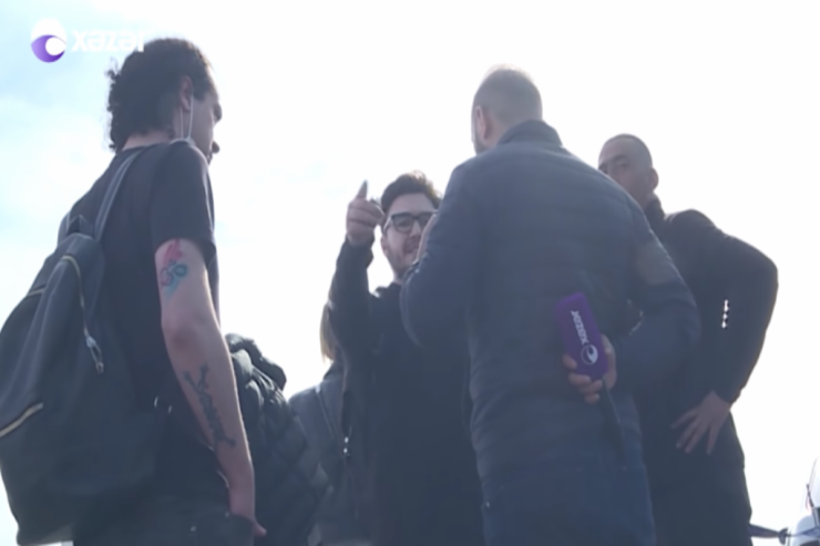 Mustafa Ceceli azərbaycanlı jurnalistə HÜCUM ETDİ 