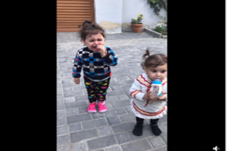 İki uşağını atıb qaçan ana özünü yandırmaq istədi - VİDEO  - YENİLƏNİB 