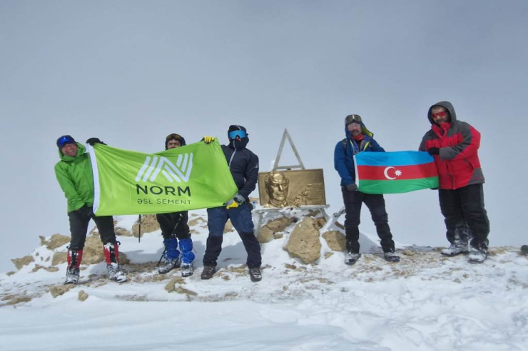 ® “NORM” ASC-nin rəhbər heyəti “Heydər zirvəsi”nə yürüş təşkil edib