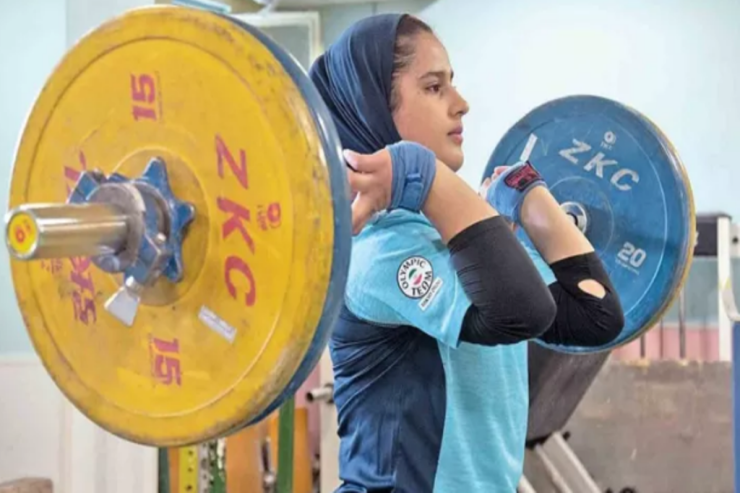 İranlı idmançı  millinin düşərgəsindən qaçdı 