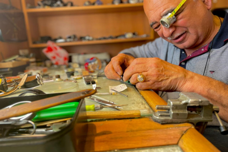 "Milli Məclis sədrinin saatını mən düzəldirəm"  - Saatsaz Ağabala Lent.az-a elə şeylər danışdı ki...