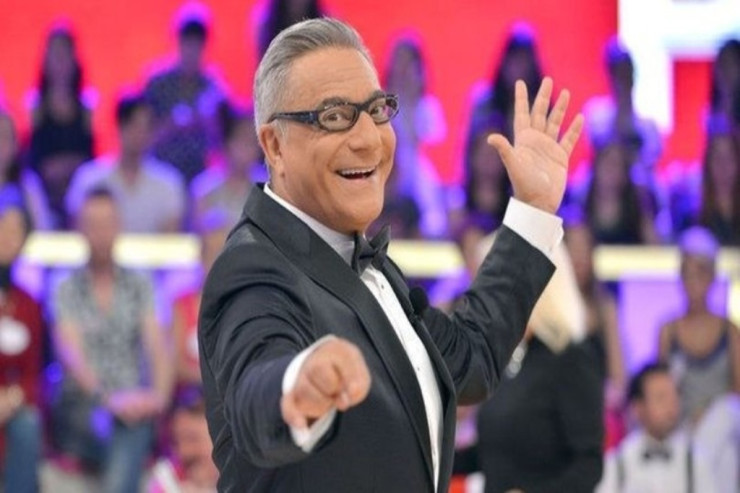 Jurnalistlərin sualına cavab verməmək üçün görün nə etdi...  