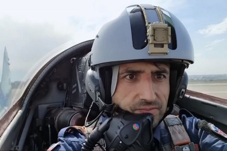 Bayraktar ilk dəfə Bakı SƏMASINDA  - VİDEO 