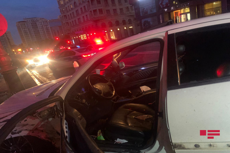 Bakıda polislər QƏZAYA DÜŞDÜ:   4 nəfər... - FOTO  - YENİLƏNİB 