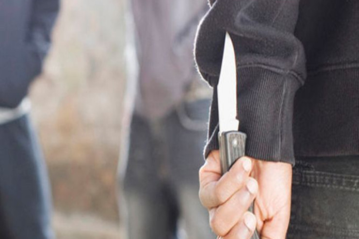 Bıçağı qayınının qarnına sancdı - Maştağada 