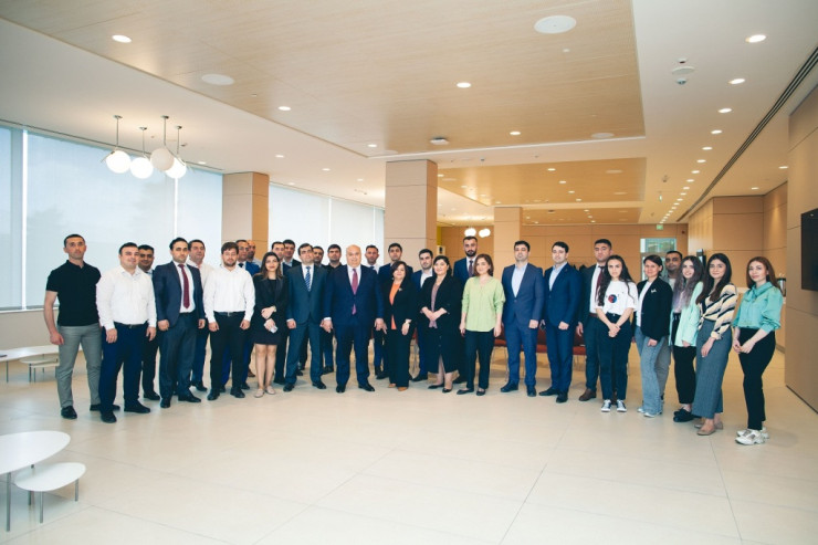 “Yüksəliş” müsabiqəsinin qalibi "Kapital Bank"ın əməkdaşları ilə görüşüb® 