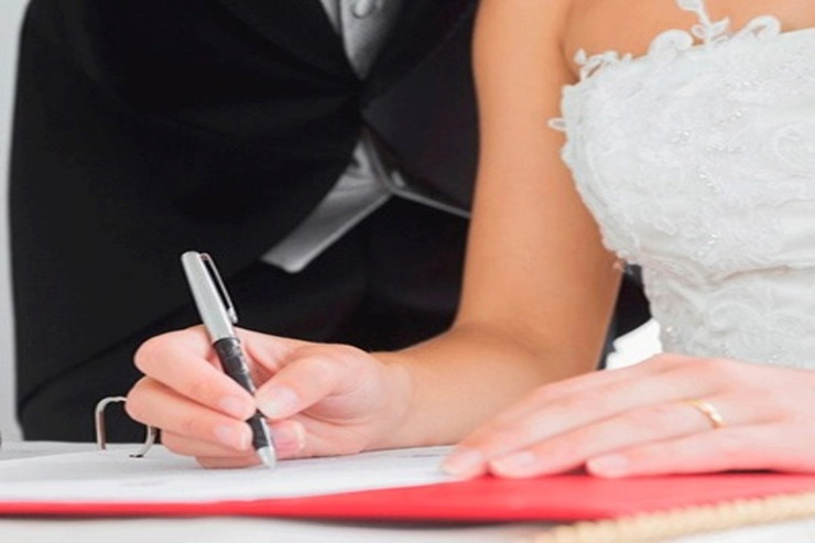 “Hepsi”nin ulduzu kariyeranı evliliyə dəyişdi