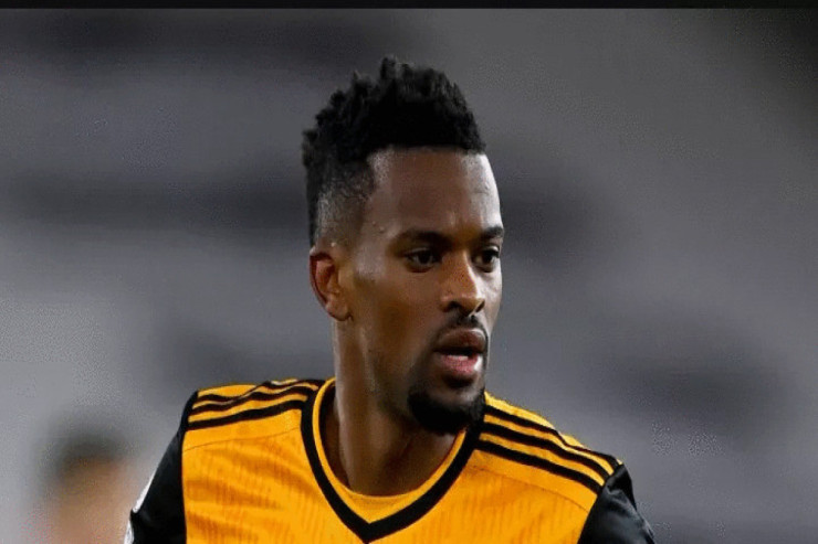 “Çelsi” müdafiəçi   alır