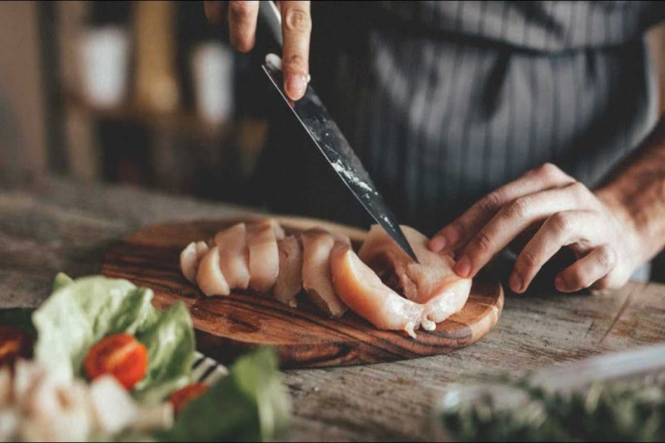  Tələbə qızları yeyən   manyak AZADLIQDA