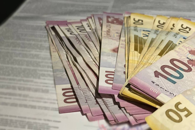 Yaxın dostu qaziyə qarşı dələduzluq etdi