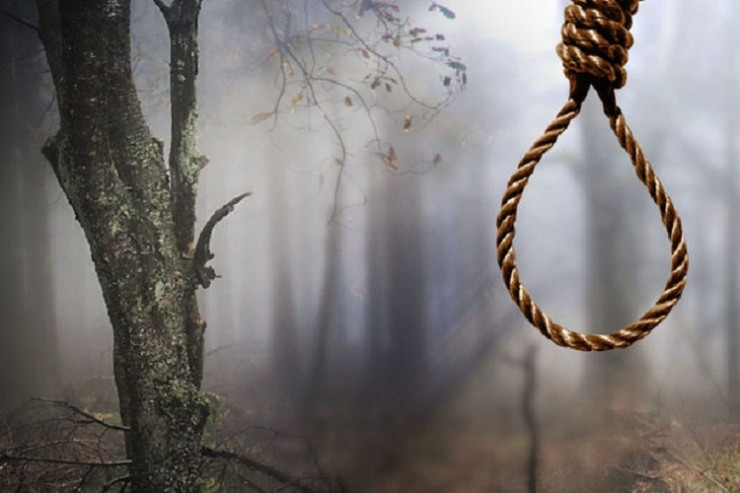 61 yaşlı qadın özünü asdı, ailəsi isə...