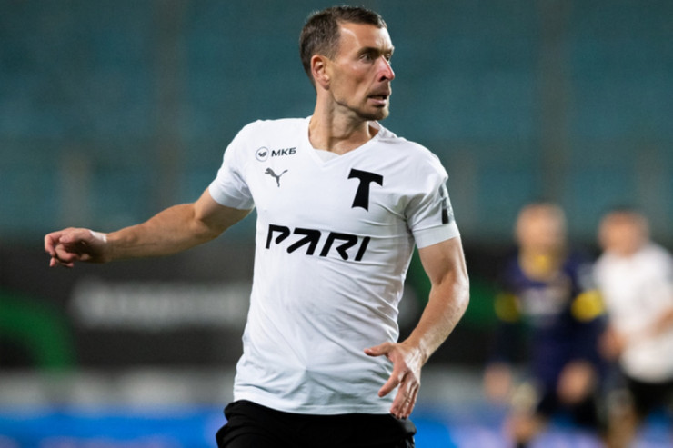 39 yaşında qol vurdu: Rusiyanın  futbol tarixinə düşdü 