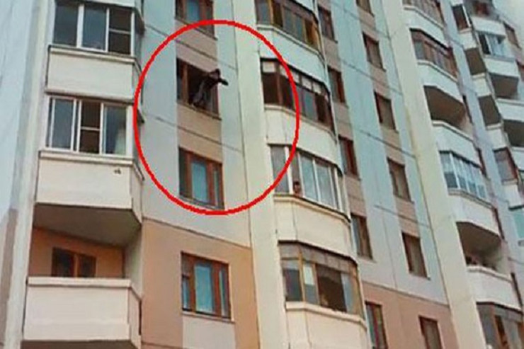 Bakıda FACİƏ:   4 yaşlı qız binadan düşüb öldü