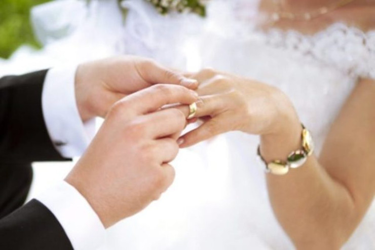 Tanınmış şairin xanəndə qızı ərə gedir - FOTO 