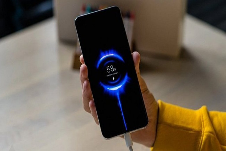 Daha tez şarj olunan   smartfonlar: Yeni texnologiya..