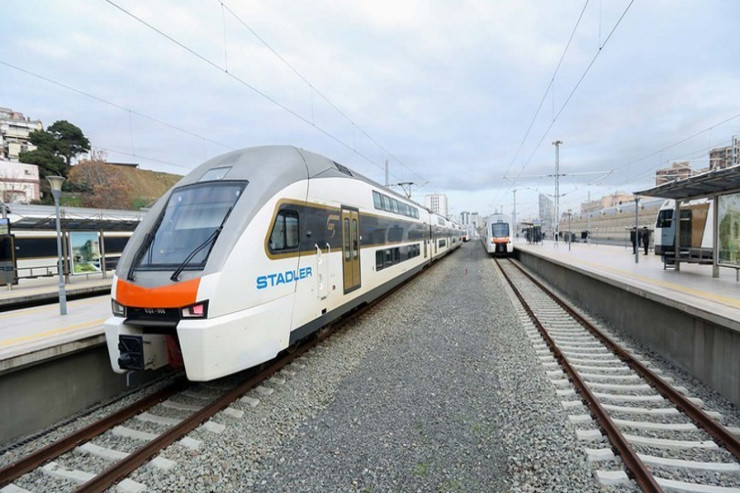 Bakıda sürət qatarı kişini vurub öldürdü