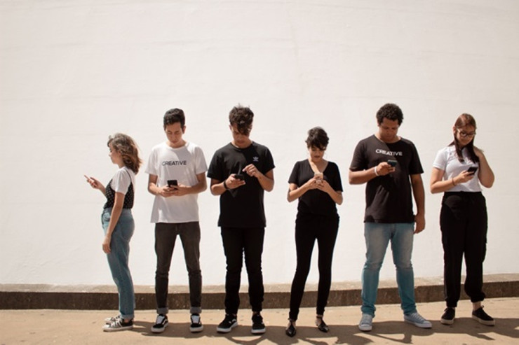 Bu il 5 milyarddan çox telefon  zibilliyə atılacaq 