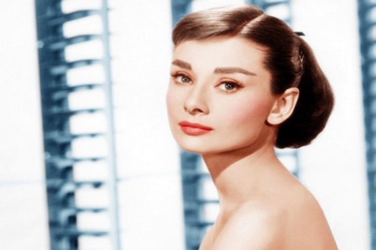 İllərlə ac qalan məşhur ULDUZ  – milyonçu ilə nişanlandı və...