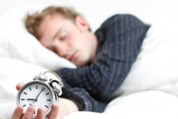Gün ərzində neçə saat   yatmalıyıq? Yuxusuzluğun fəsadları