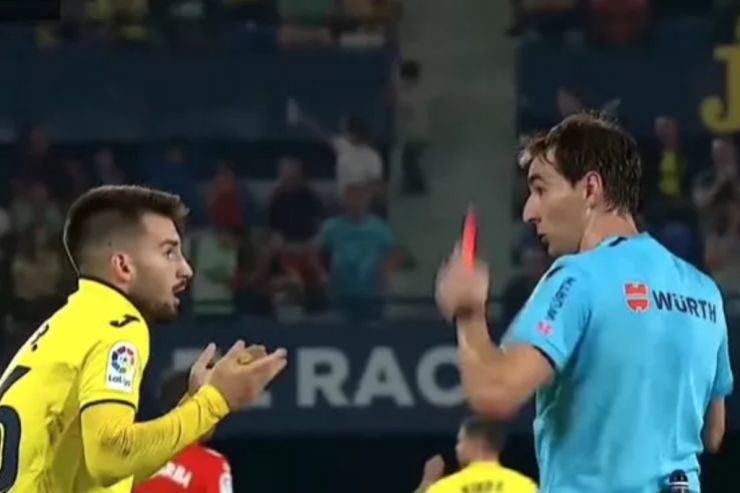 Qola görə sevinən futbolçu  meydandan qovuldu 