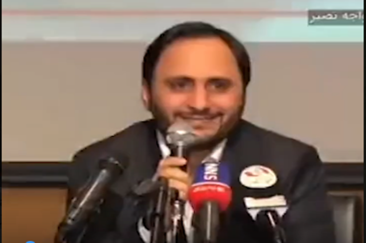 İranda tələbələr prezidentin sözçüsünü universitetdən QOVDULAR  - VİDEO 