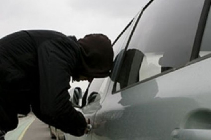 Kənddən maşın oğurlayıb Bakıda sürəndə tutuldu 