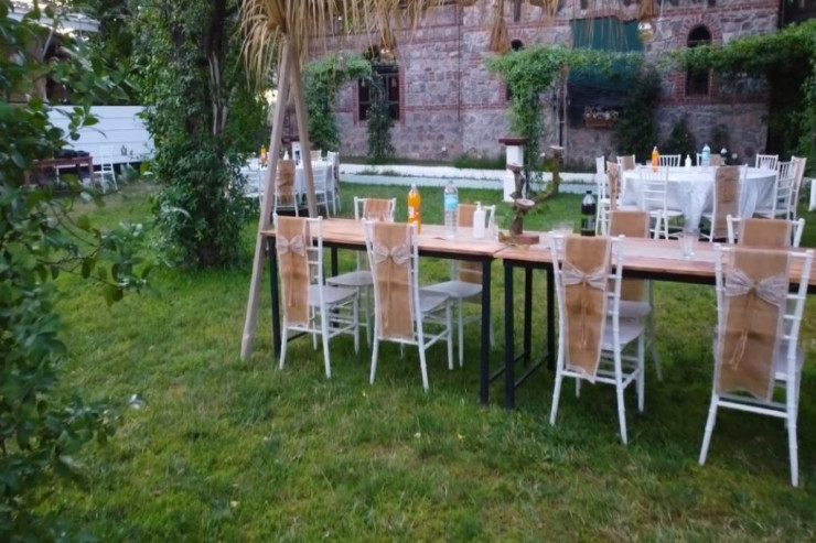 Bəy və gəlin toya gələnlərdən görün nəyə görə  10 dollar istəyir?  