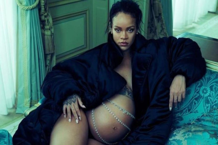 Məşhur müğənni dostları ilə əyləndi:  Görün sonra nə etdi? 