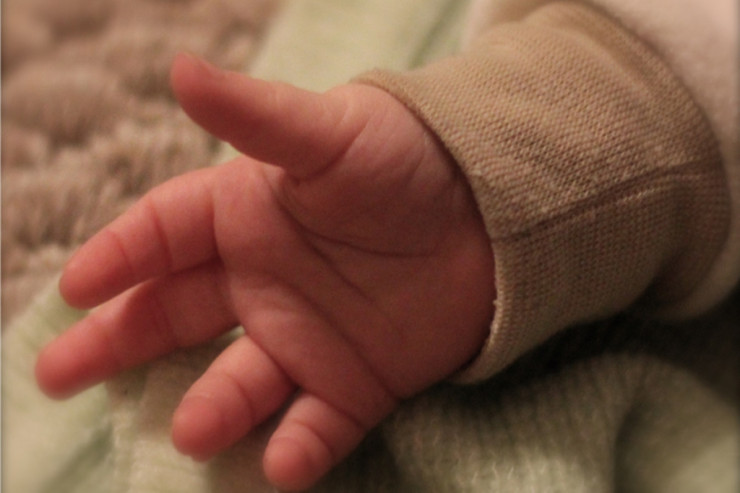 Bakıda  DƏHŞƏT:   Ana bir yaşlı oğlunu ÖLDÜRDÜ 