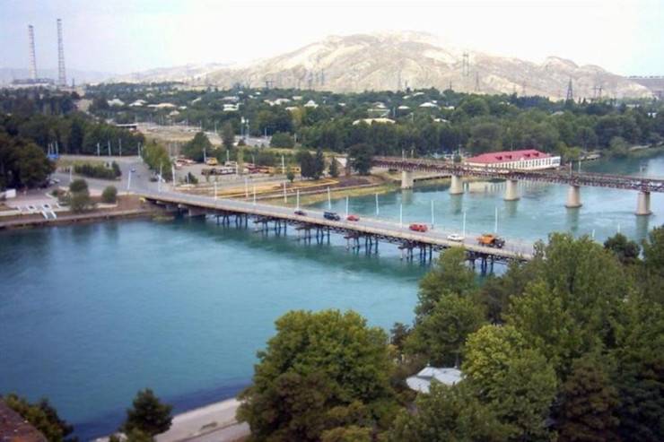 Gənc oğlan Kürün sahilində özünü öldürdü - FOTO 