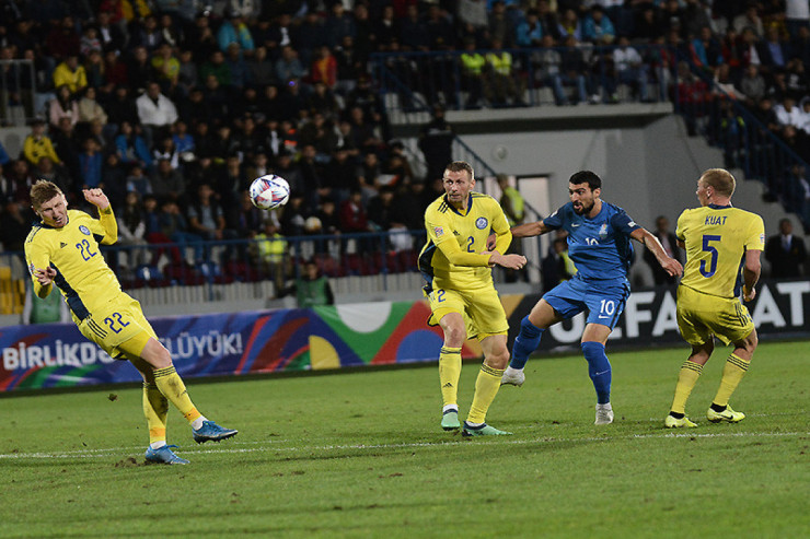 Azərbaycan millisində rəqib AVTOQOLLARI 