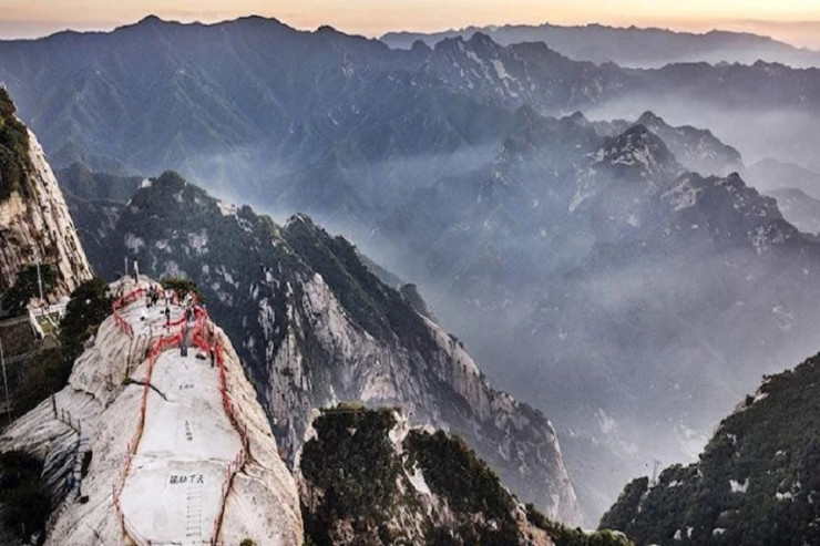 Dünyanın ən təhlükəli yerindən -FOTOLAR 