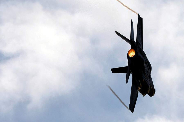 İsrail HHQ naməlum uçuş aparatını vurdu