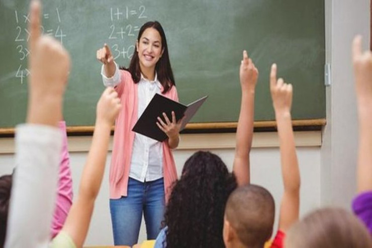 Azərbaycanda ŞOK OLAY:  Şagirdlərin şantaj etdiyi müəllim intihara cəhd etdi